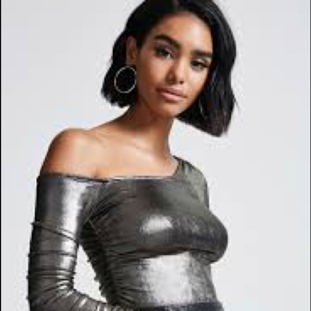 Metallic One Shoulder Top - Picture 4 of 4